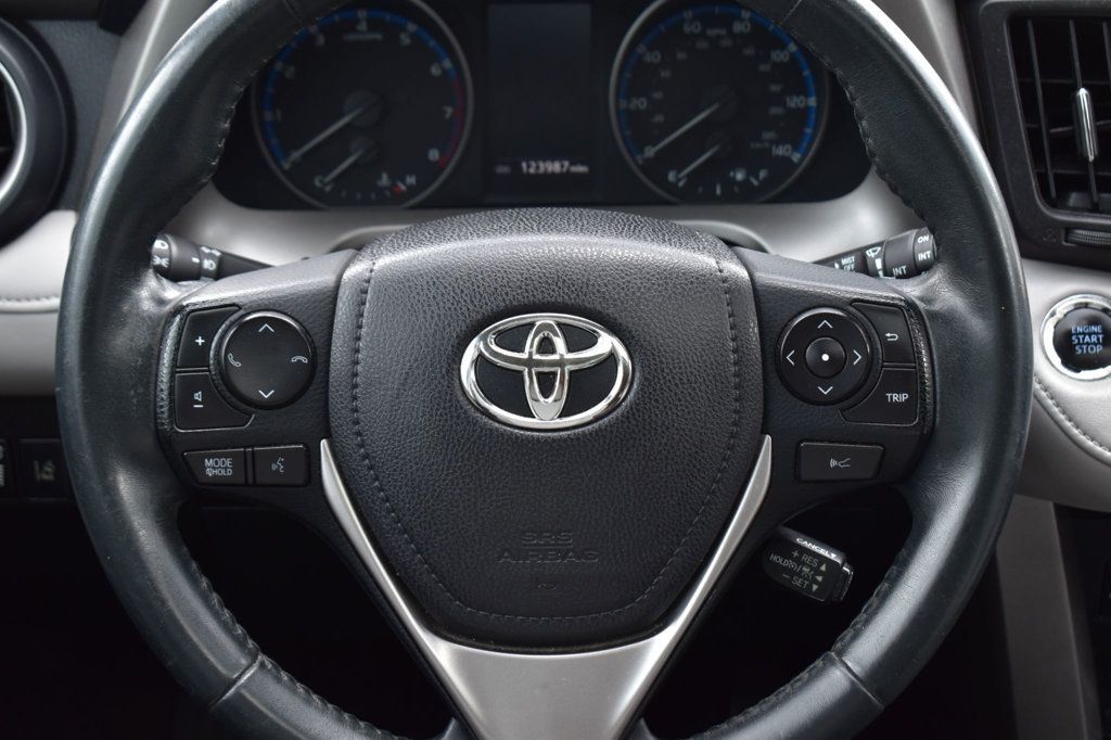 2017 Toyota RAV4 XLE AWD - 23046296 - 26