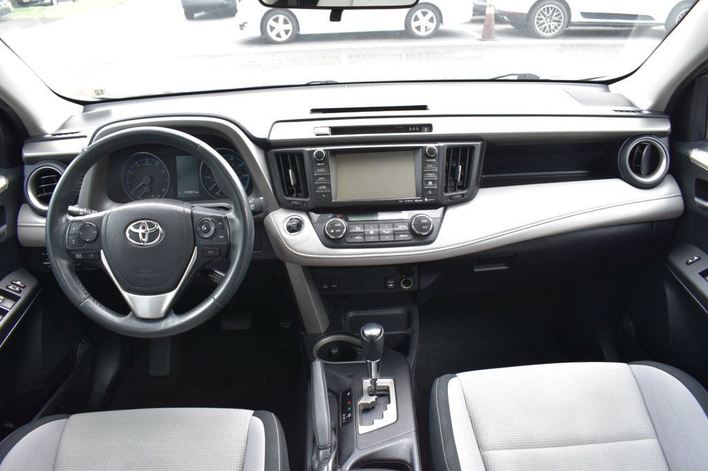 2017 Toyota RAV4 XLE AWD - 23046296 - 28