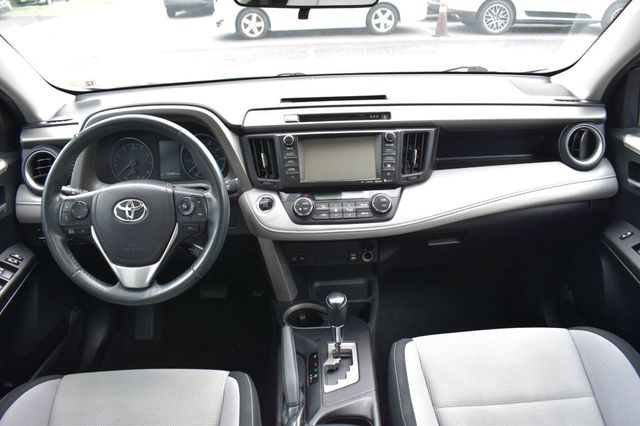2017 Toyota RAV4 XLE AWD - 23046296 - 28