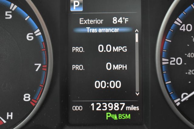 2017 Toyota RAV4 XLE AWD - 23046296 - 35