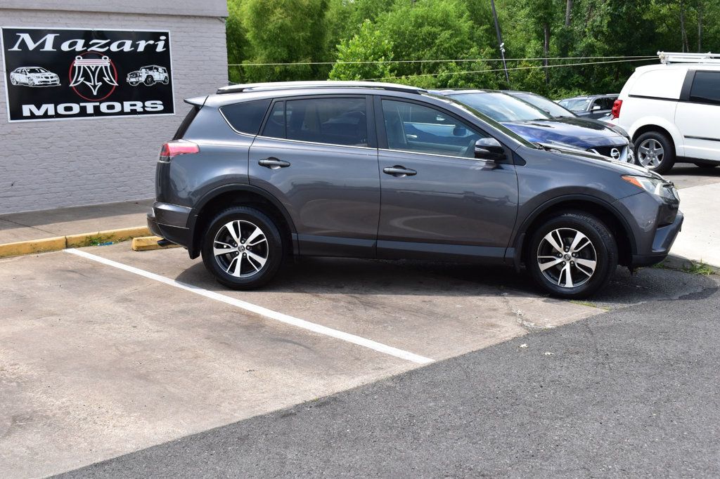 2017 Toyota RAV4 XLE AWD - 23046296 - 3