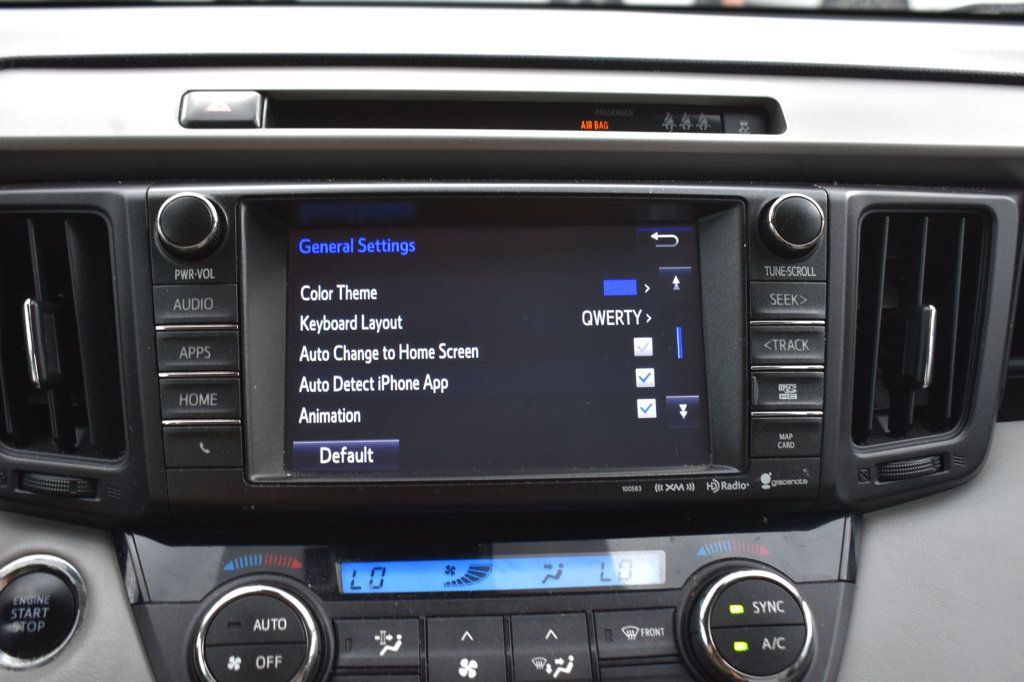 2017 Toyota RAV4 XLE AWD - 23046296 - 44