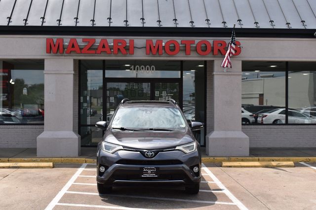 2017 Toyota RAV4 XLE AWD - 23046296 - 4