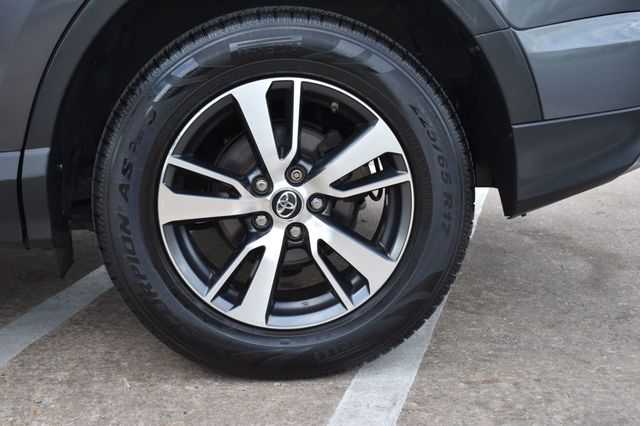 2017 Toyota RAV4 XLE AWD - 23069848 - 10