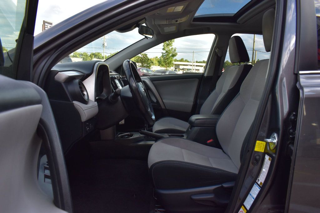 2017 Toyota RAV4 XLE AWD - 23069848 - 12
