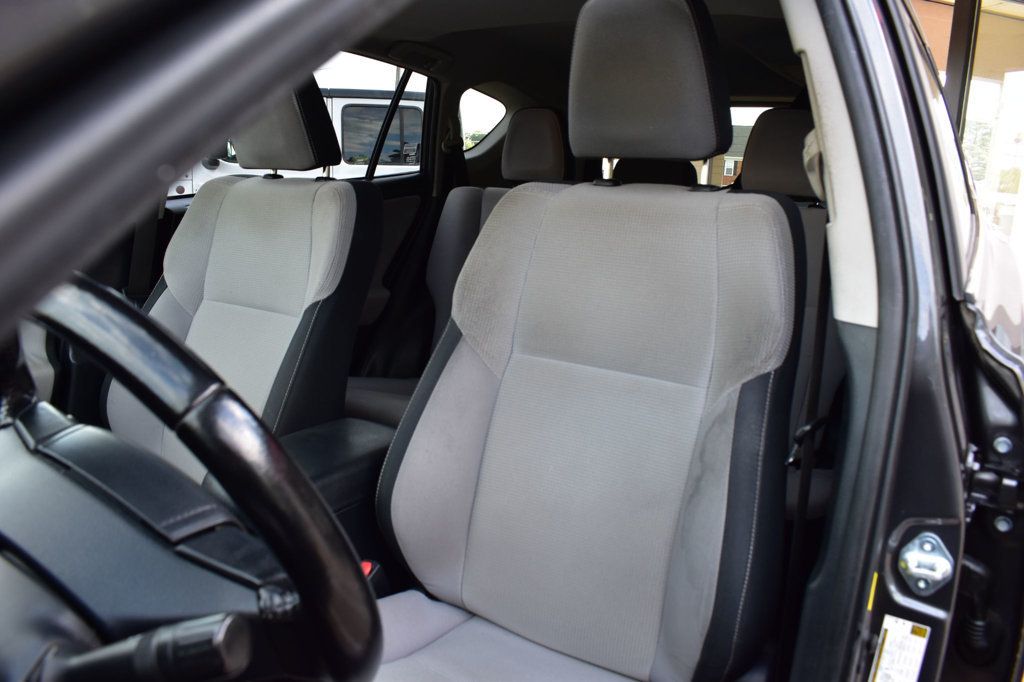 2017 Toyota RAV4 XLE AWD - 23069848 - 13