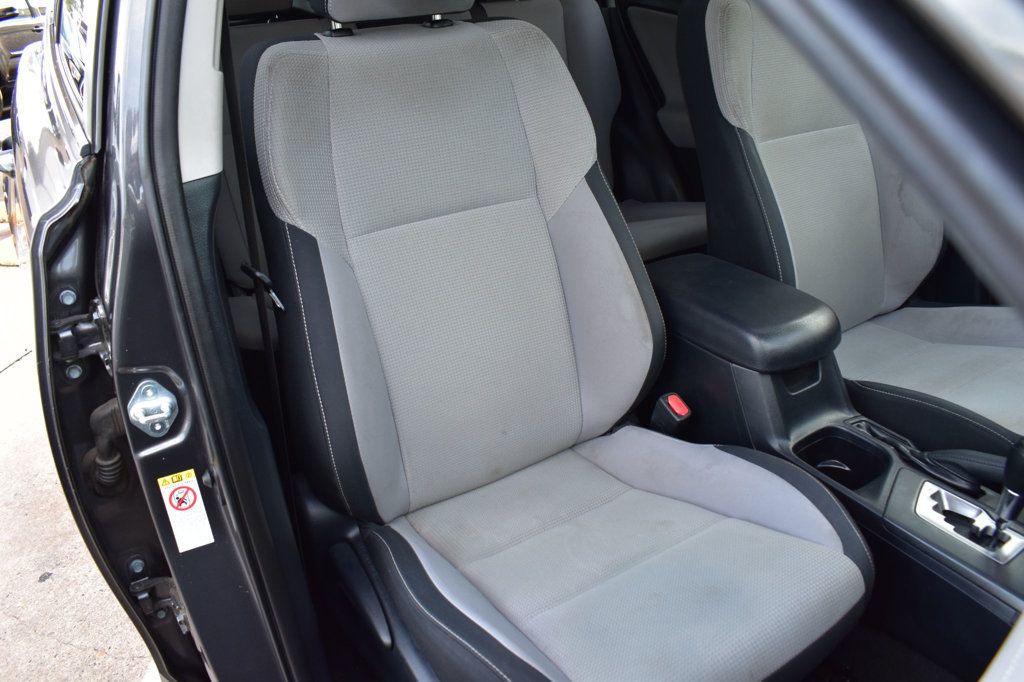 2017 Toyota RAV4 XLE AWD - 23069848 - 16