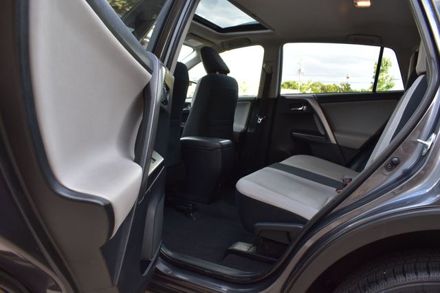 2017 Toyota RAV4 XLE AWD - 23069848 - 18