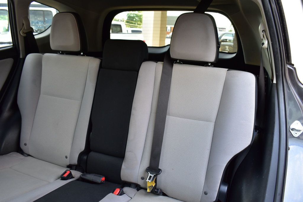 2017 Toyota RAV4 XLE AWD - 23069848 - 19