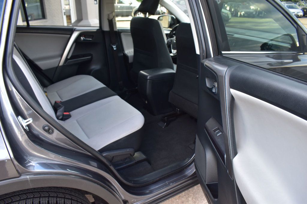 2017 Toyota RAV4 XLE AWD - 23069848 - 23