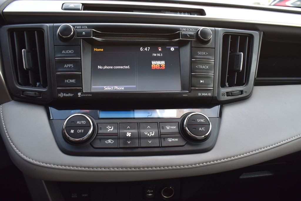 2017 Toyota RAV4 XLE AWD - 23069848 - 28