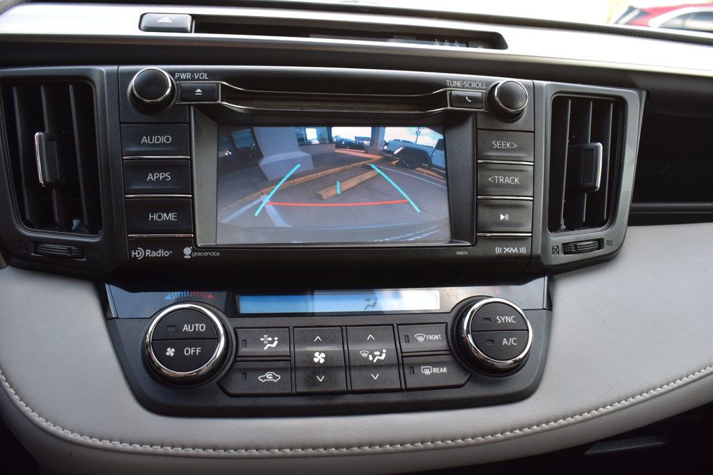 2017 Toyota RAV4 XLE AWD - 23069848 - 29