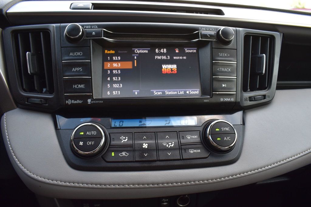 2017 Toyota RAV4 XLE AWD - 23069848 - 30