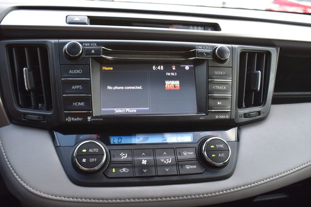 2017 Toyota RAV4 XLE AWD - 23069848 - 32