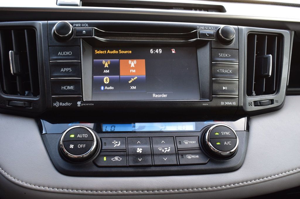 2017 Toyota RAV4 XLE AWD - 23069848 - 34