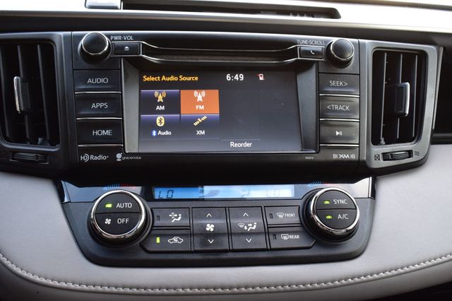 2017 Toyota RAV4 XLE AWD - 23069848 - 34