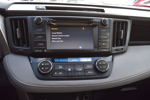 2017 Toyota RAV4 XLE AWD - 23069848 - 35