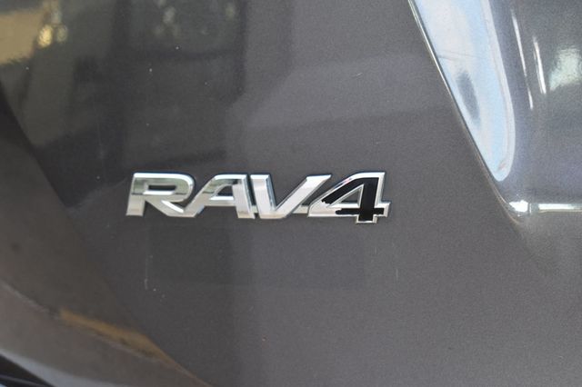 2017 Toyota RAV4 XLE AWD - 23069848 - 49