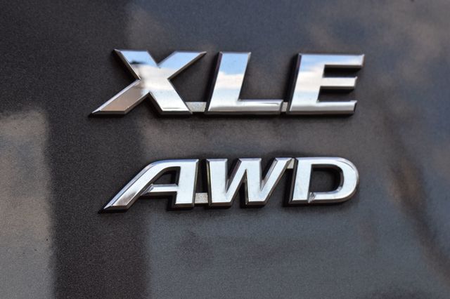2017 Toyota RAV4 XLE AWD - 23069848 - 50