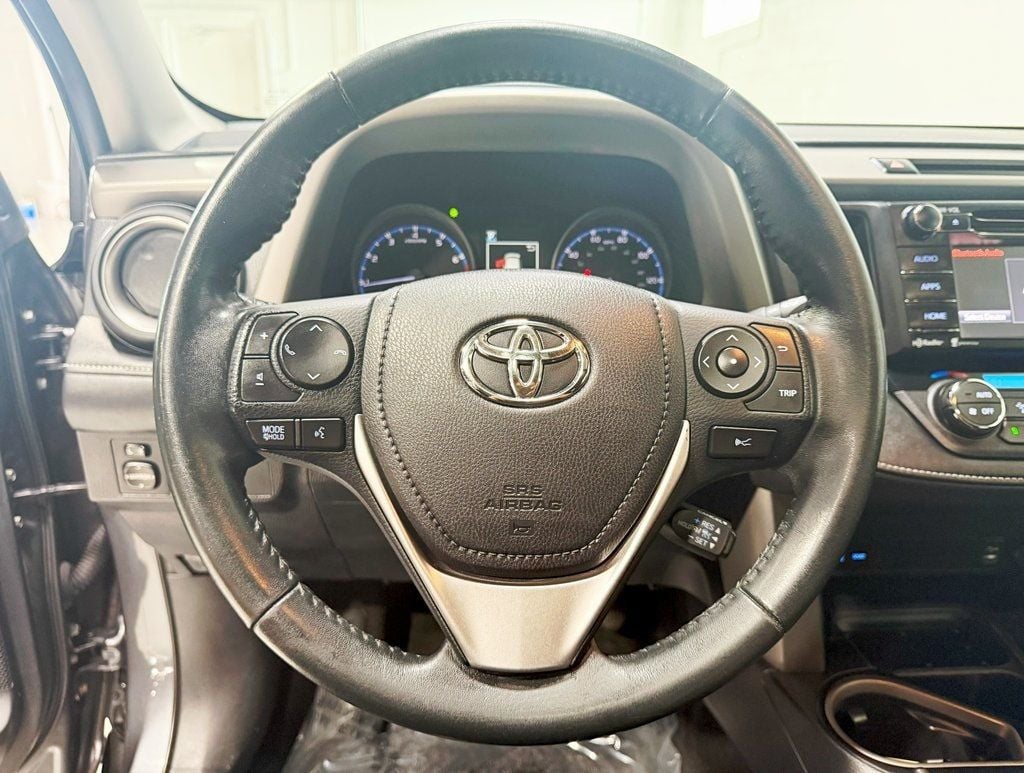 2017 Toyota RAV4 XLE AWD - 22884125 - 9