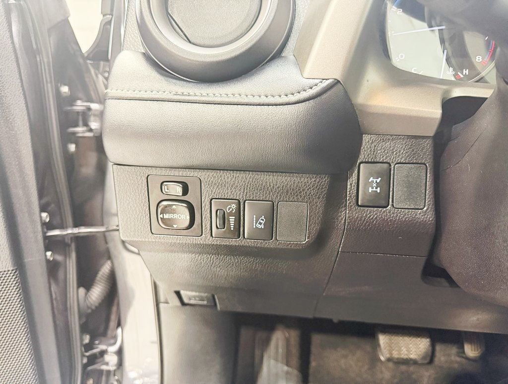 2017 Toyota RAV4 XLE AWD - 22884125 - 12