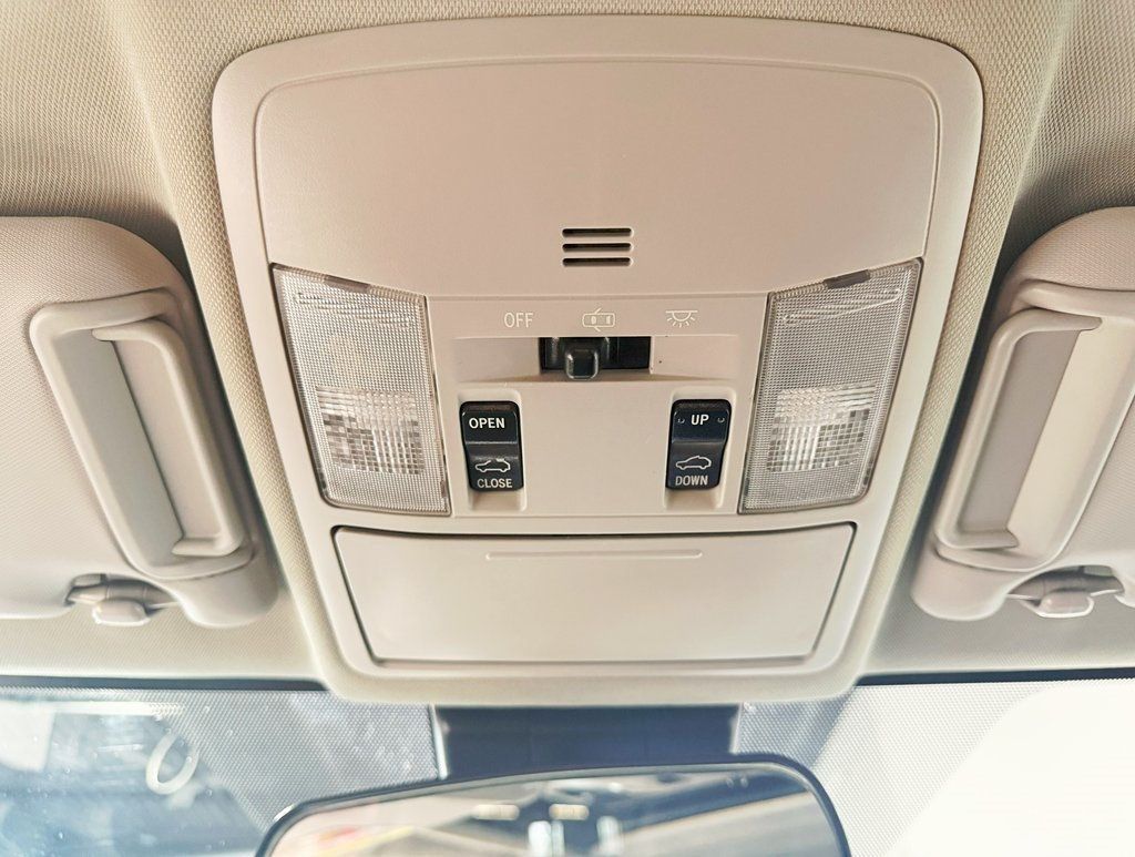 2017 Toyota RAV4 XLE AWD - 22884125 - 21