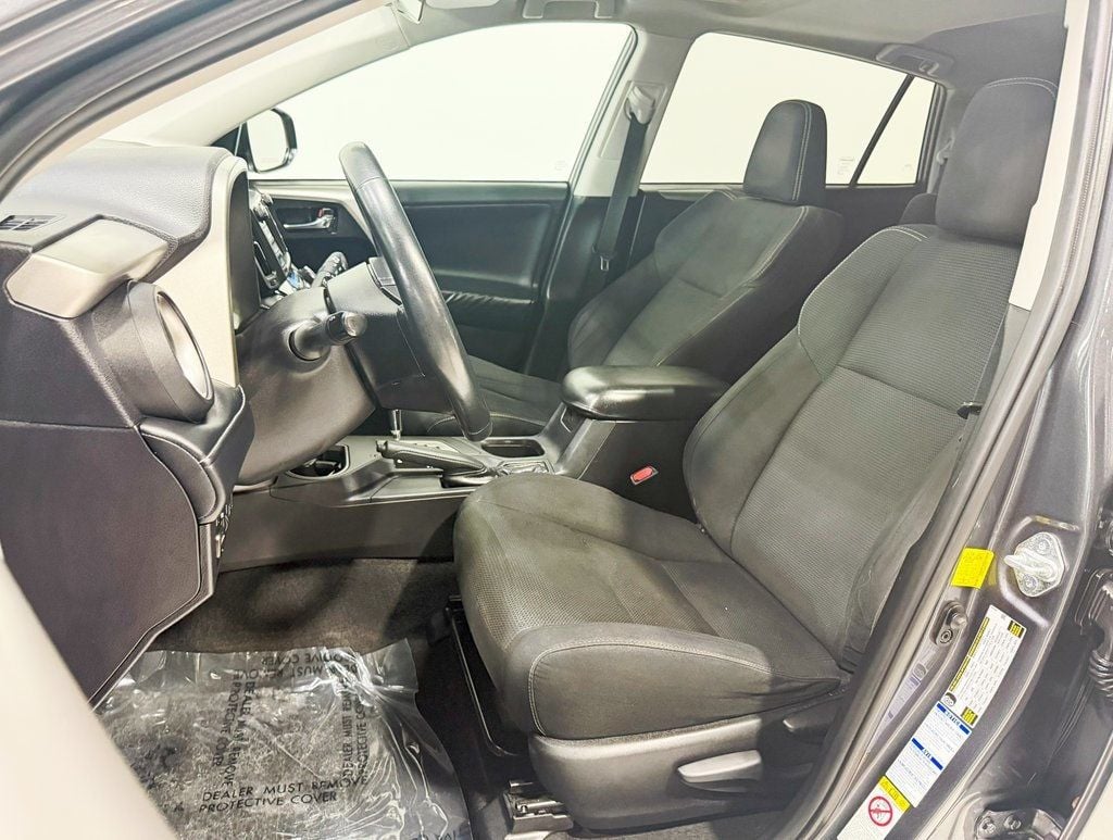 2017 Toyota RAV4 XLE AWD - 22884125 - 23