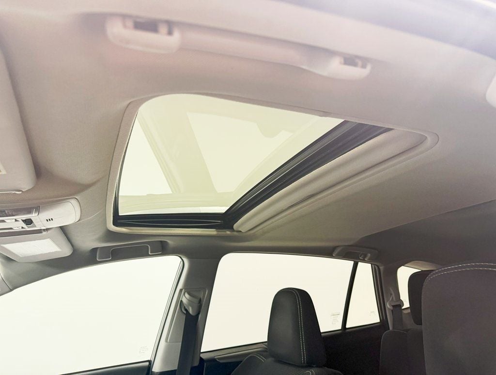 2017 Toyota RAV4 XLE AWD - 22884125 - 25