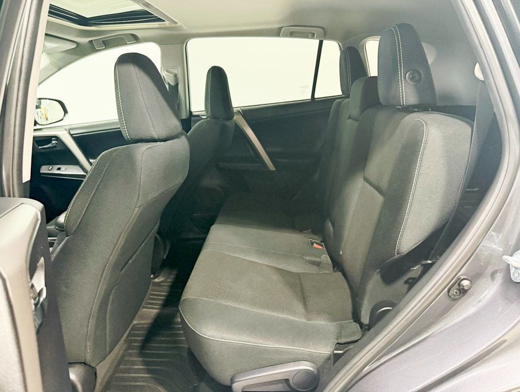 2017 Toyota RAV4 XLE AWD - 22884125 - 28