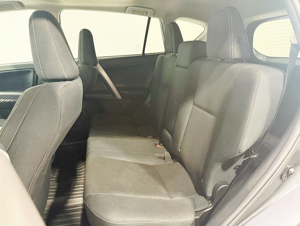 2017 Toyota RAV4 XLE AWD - 22884125 - 29