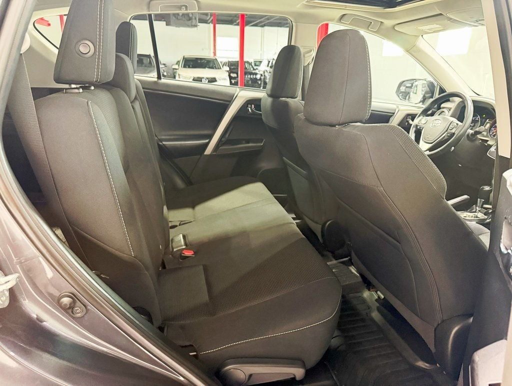 2017 Toyota RAV4 XLE AWD - 22884125 - 33