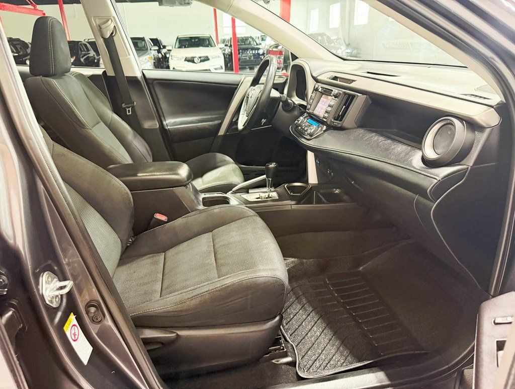 2017 Toyota RAV4 XLE AWD - 22884125 - 35