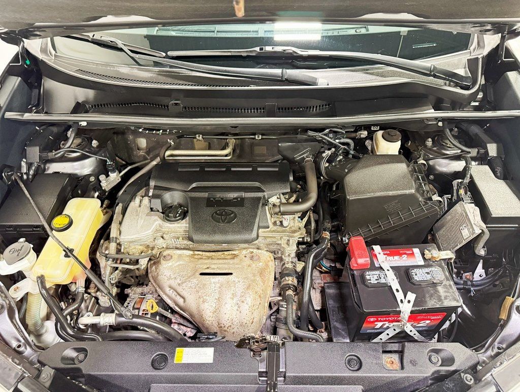 2017 Toyota RAV4 XLE AWD - 22884125 - 37