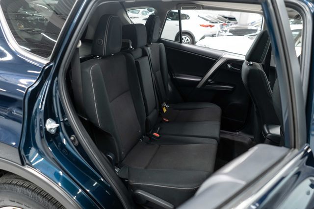 2017 Toyota RAV4 XLE AWD - 23045075 - 11