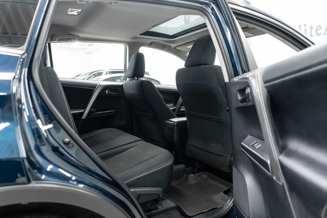 2017 Toyota RAV4 XLE AWD - 23045075 - 12