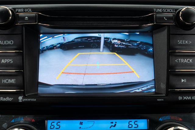 2017 Toyota RAV4 XLE AWD - 23045075 - 18