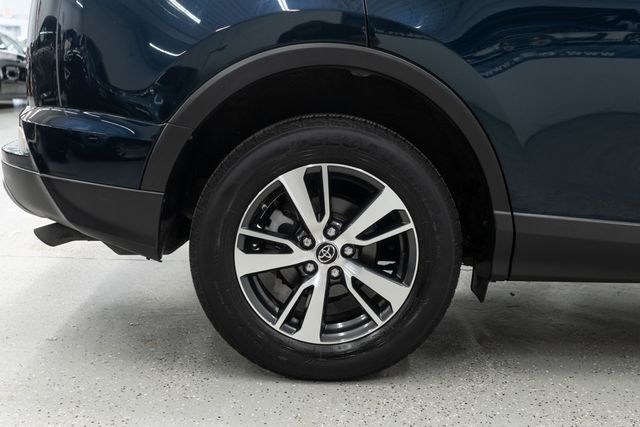 2017 Toyota RAV4 XLE AWD - 23045075 - 29