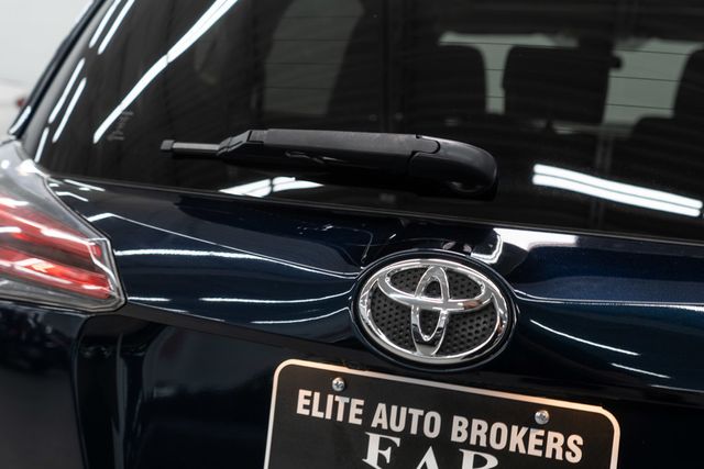 2017 Toyota RAV4 XLE AWD - 23045075 - 35