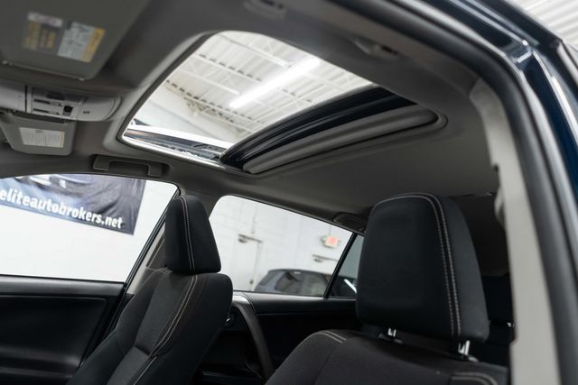 2017 Toyota RAV4 XLE AWD - 23045075 - 7