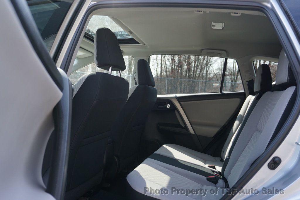 2017 Toyota RAV4 XLE AWD - 23004249 - 11