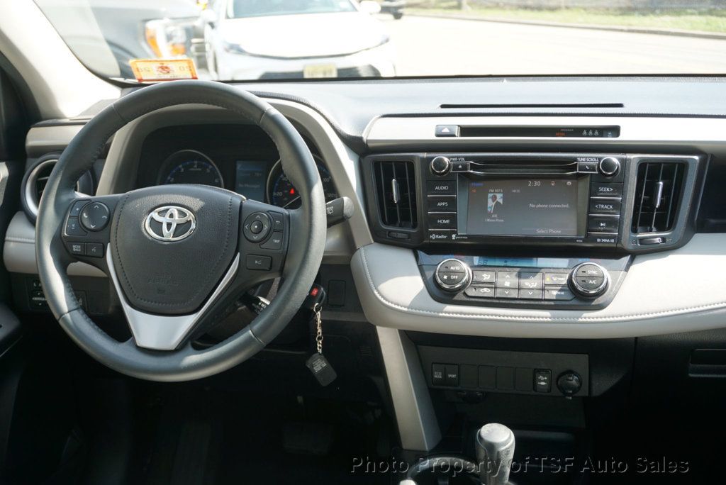 2017 Toyota RAV4 XLE AWD - 23004249 - 13