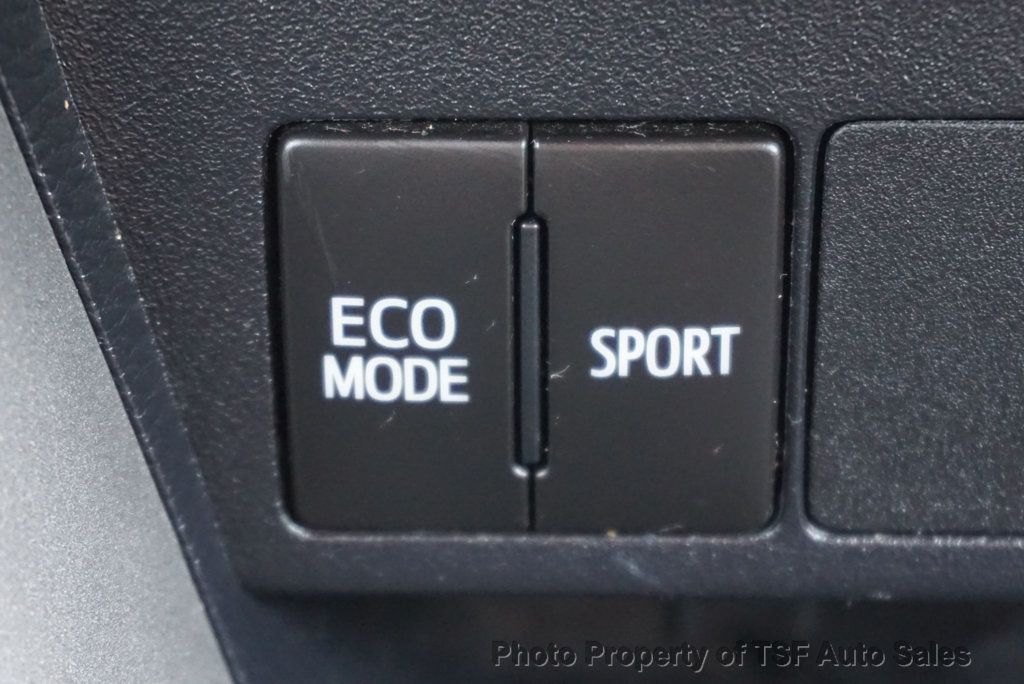 2017 Toyota RAV4 XLE AWD - 23004249 - 29