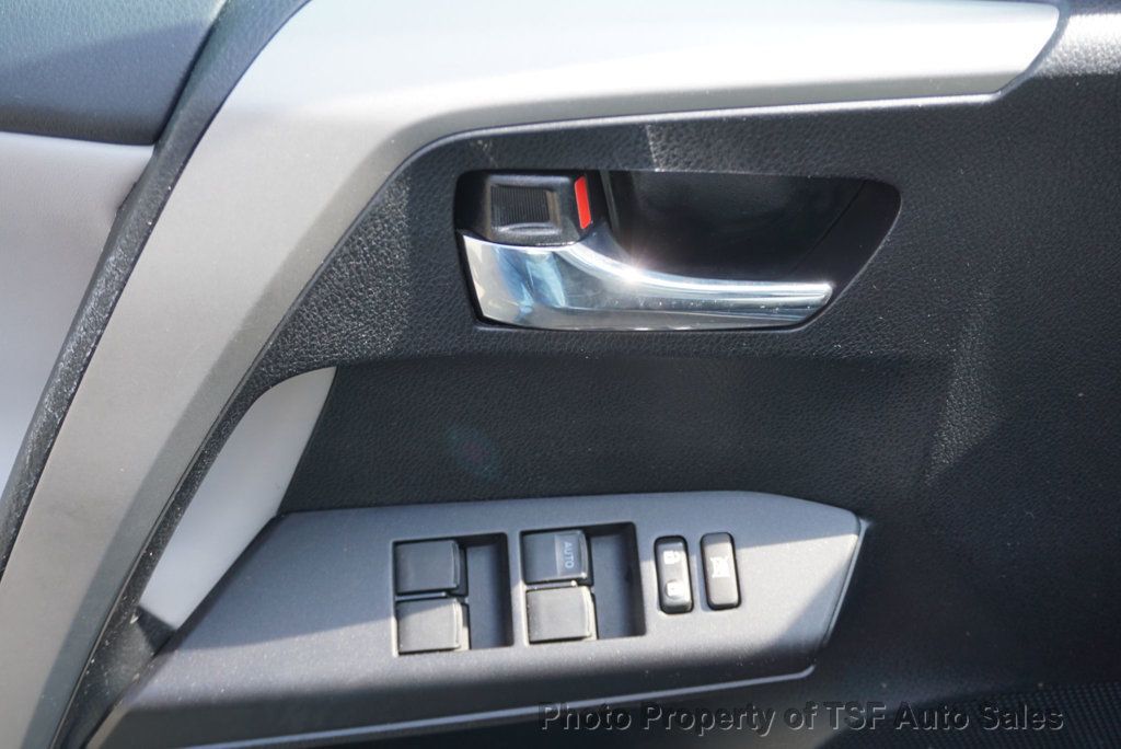 2017 Toyota RAV4 XLE AWD - 23004249 - 30