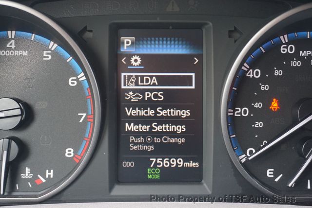 2017 Toyota RAV4 XLE AWD - 23004249 - 32