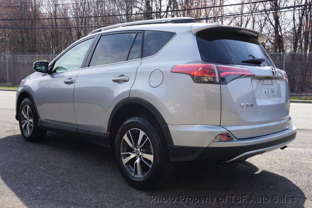 2017 Toyota RAV4 XLE AWD - 23004249 - 4