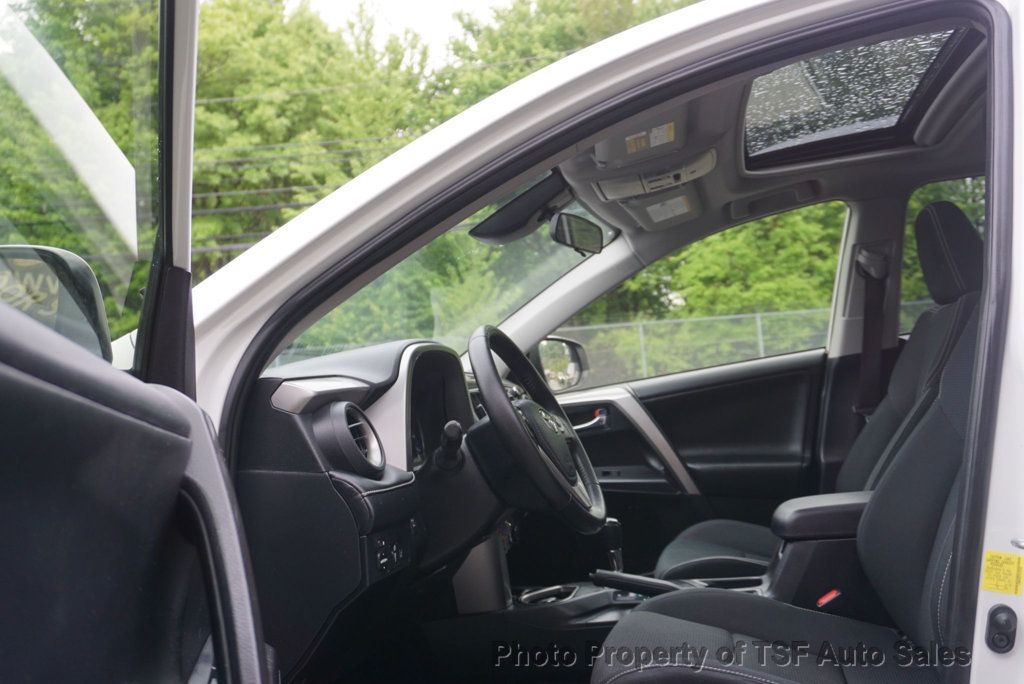 2017 Toyota RAV4 XLE AWD - 23023656 - 9