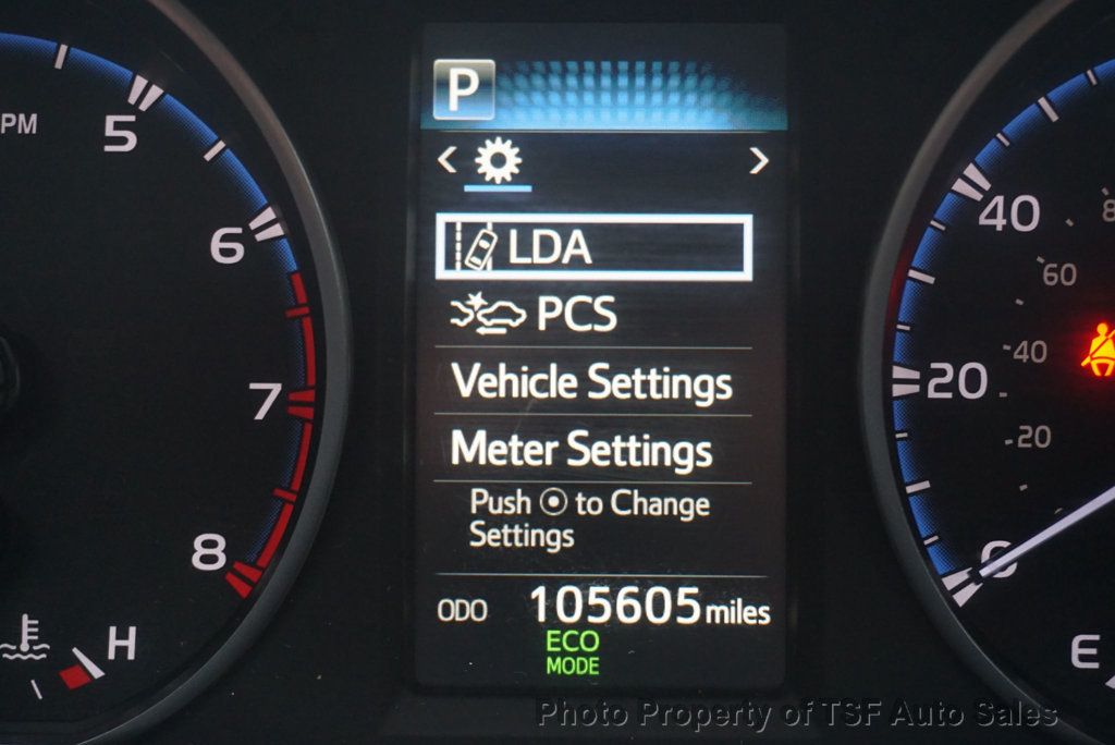 2017 Toyota RAV4 XLE AWD - 23023656 - 25