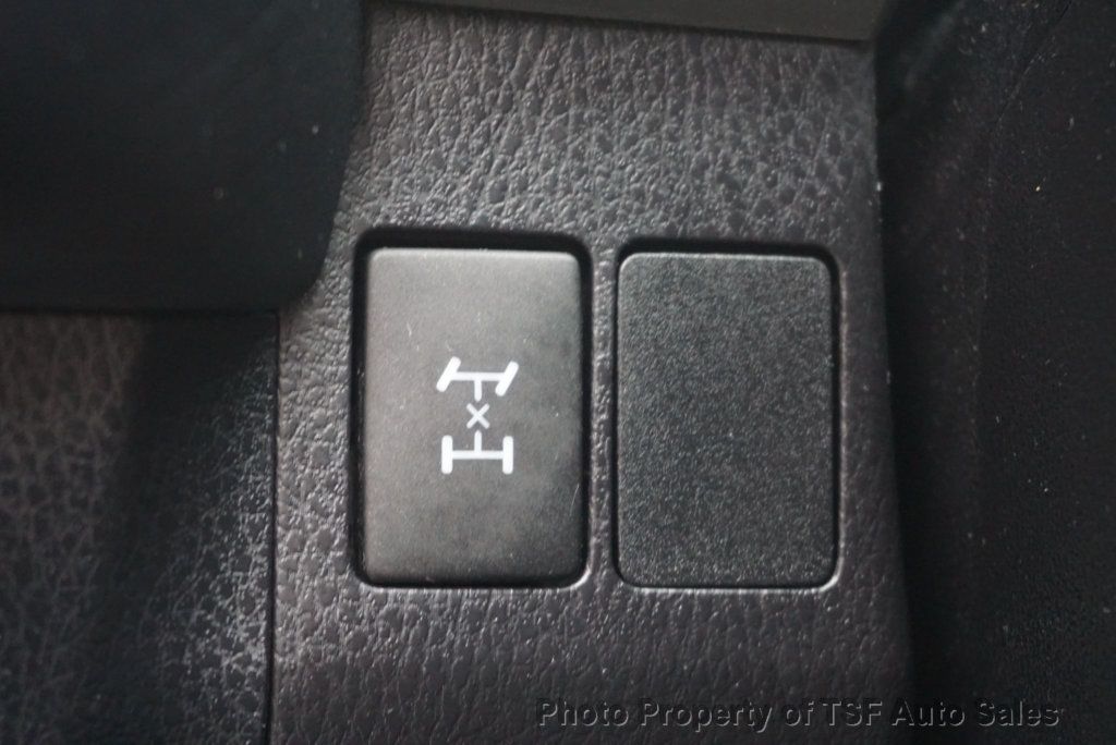 2017 Toyota RAV4 XLE AWD - 23023656 - 27