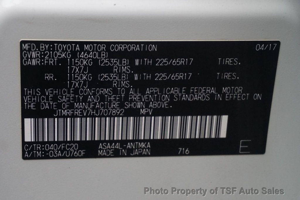 2017 Toyota RAV4 XLE AWD - 23023656 - 34