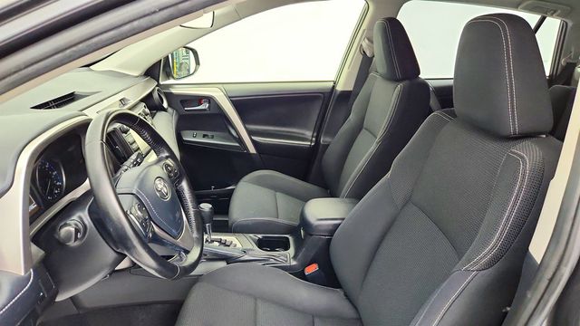 2017 Toyota RAV4 XLE AWD w/ ''Plus'' Extra Value Package - 23066961 - 17
